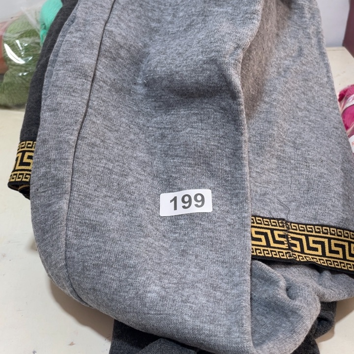 羊毛混纺裤子一条吧