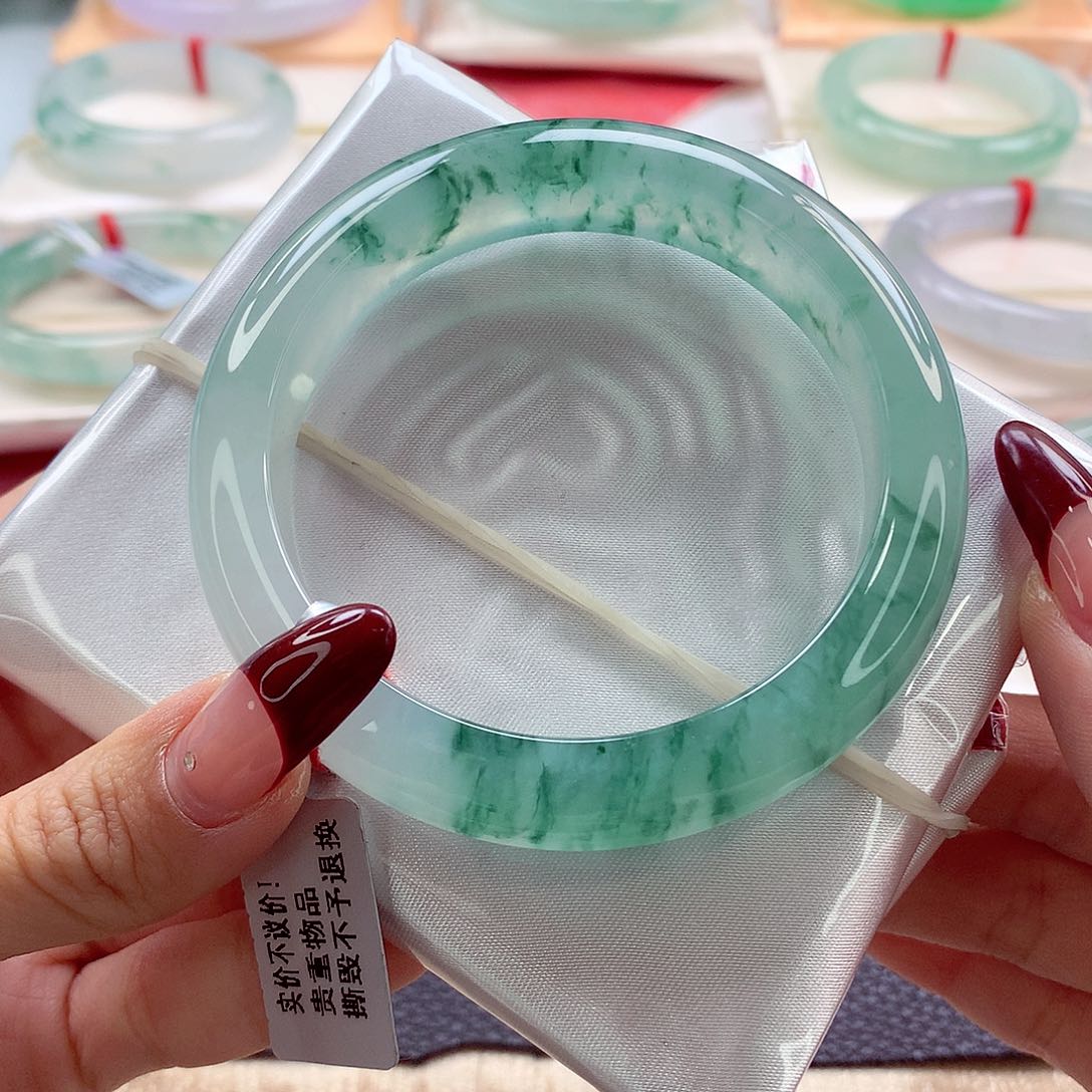 翡翠手镯未镶嵌56.5 特色冰飘 灵