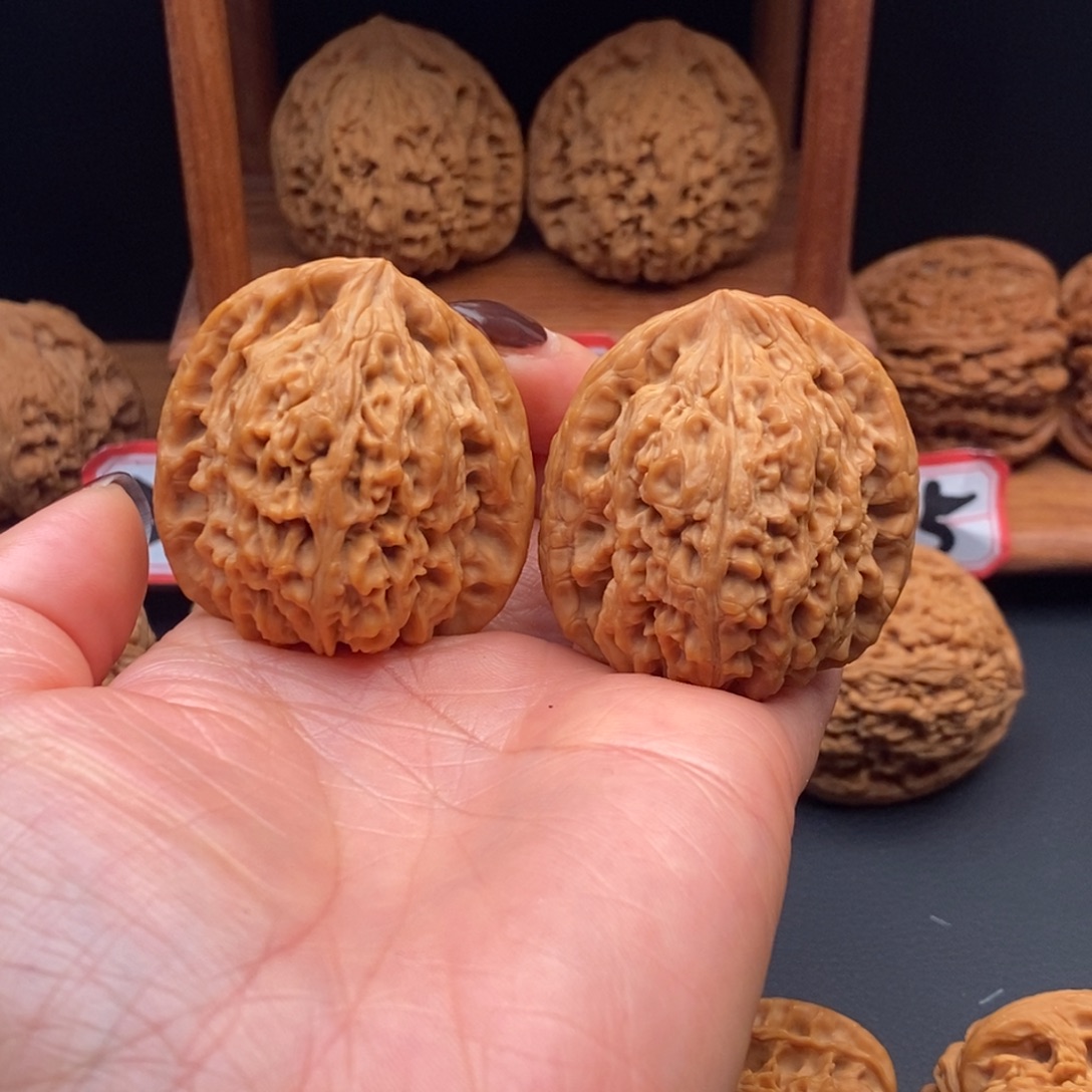 文玩核桃吊坠南疆06号40尺高炮了姜黄皮全品