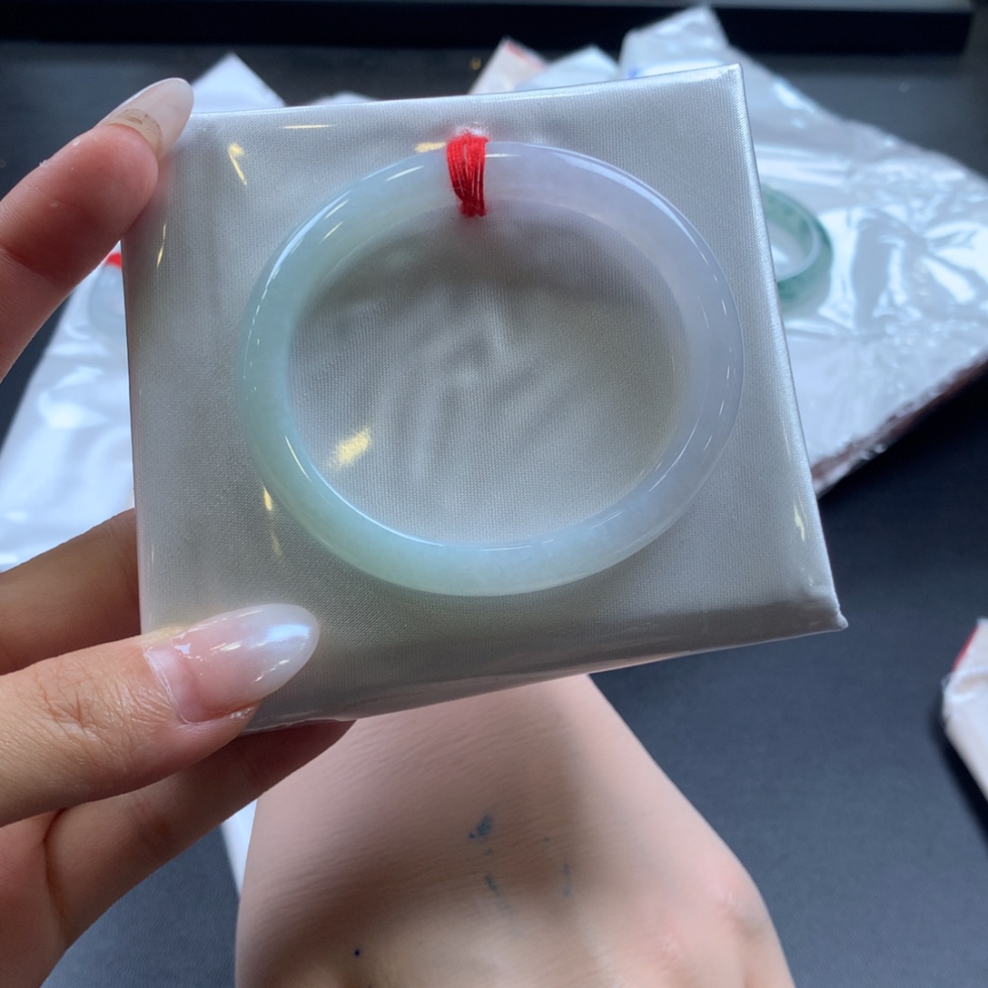 翡翠未镶嵌手镯54贵妃