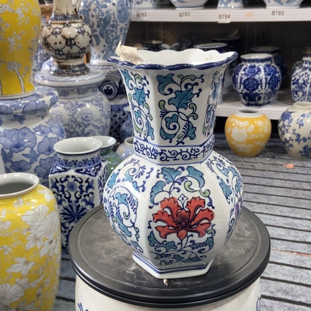 摆件花瓶手绘釉下彩