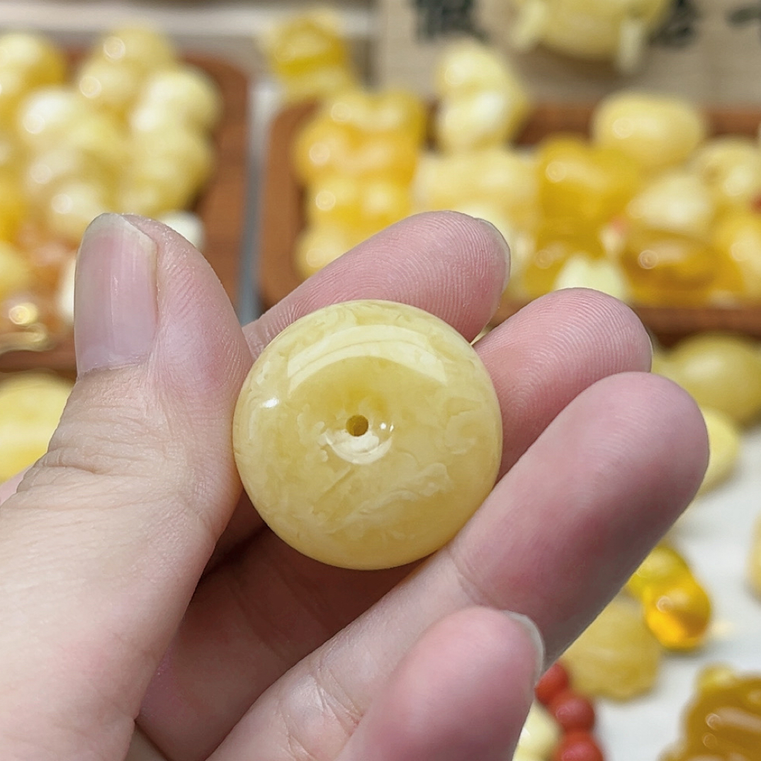 天然蜜蜡平安扣吊坠，卡23.8✖️13.5