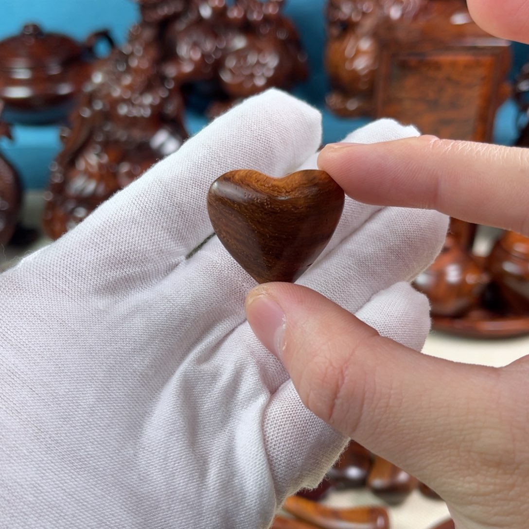 黄花梨/降香黄檀把件爱心