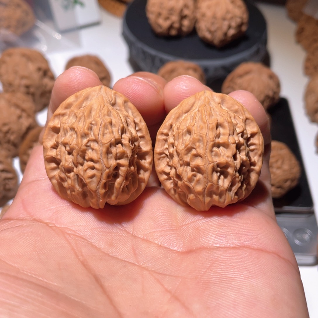 文玩核桃吊坠野生 差高