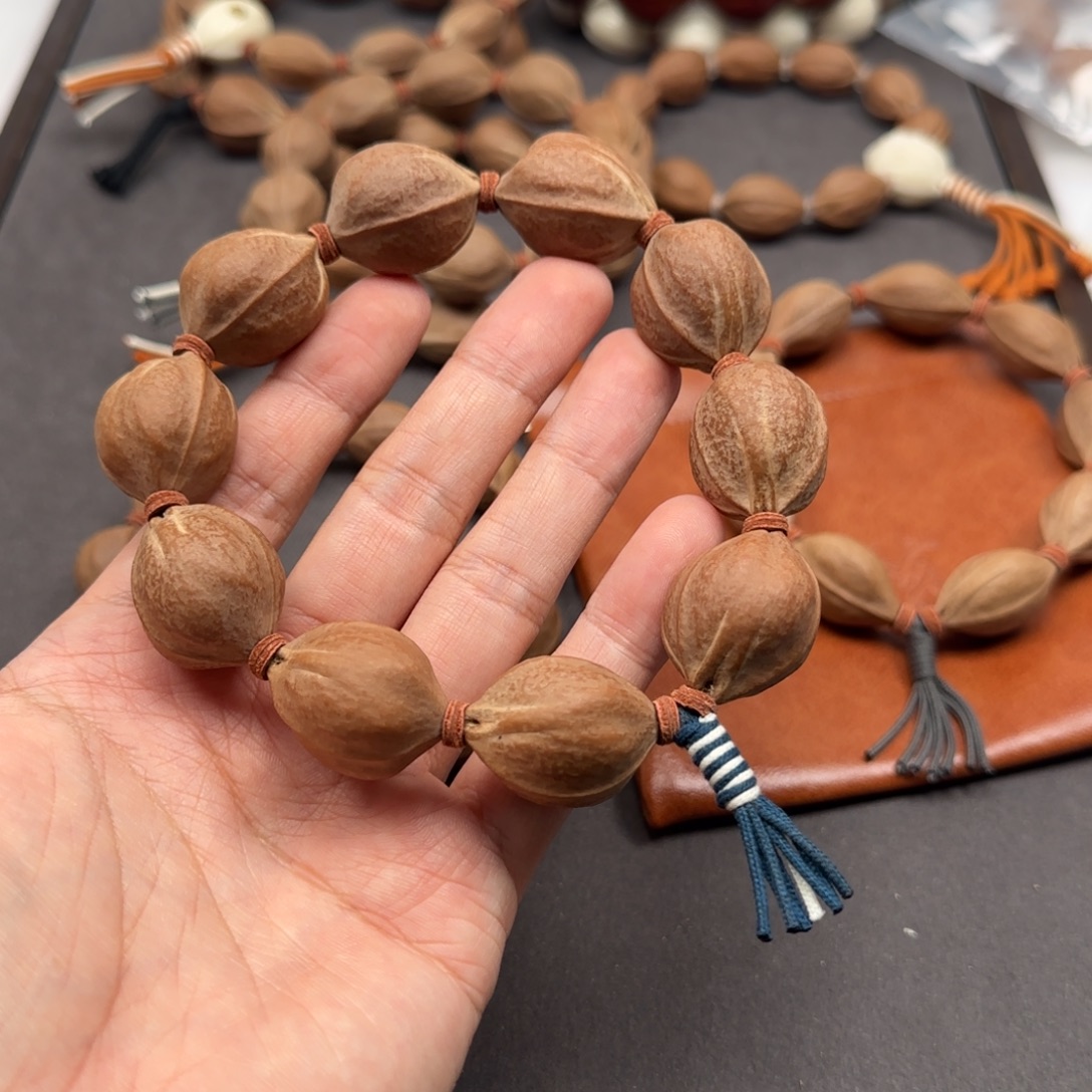 S***n手串橄榄核2.2✖️2.7，➕三通