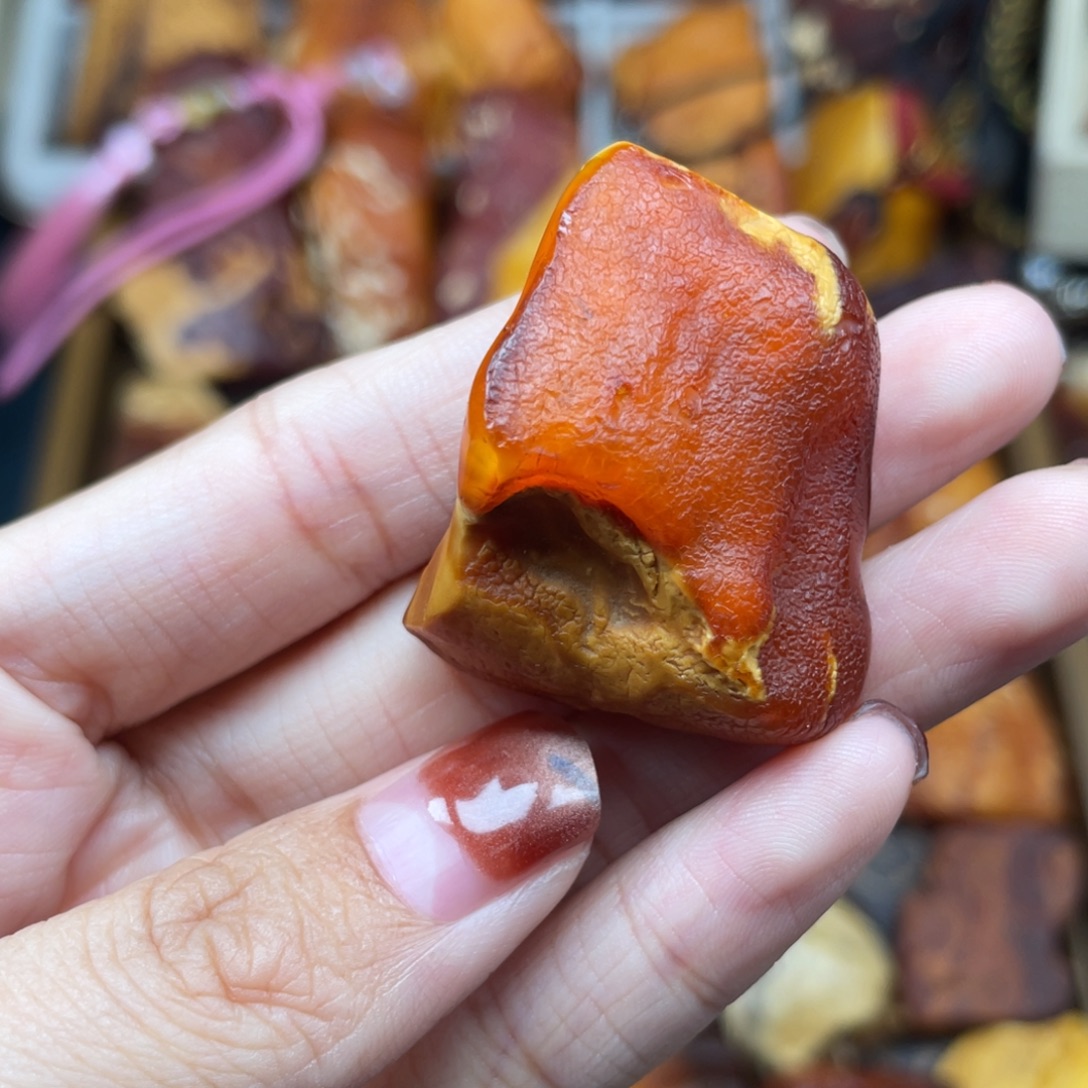 琥珀未镶嵌珠宝奇石