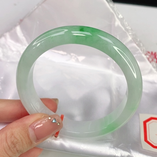 翡翠手镯未镶嵌天然翡翠A货110