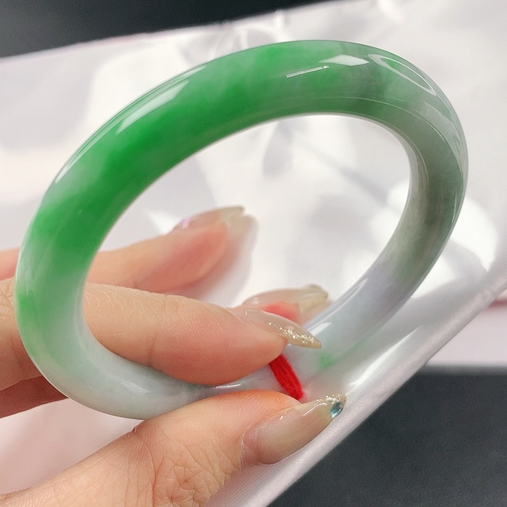 未镶嵌手镯翡翠，908