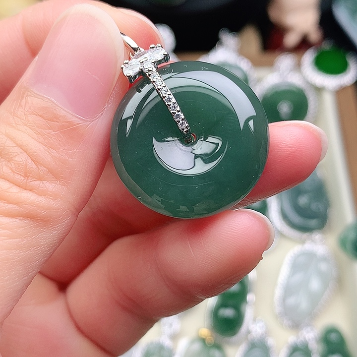 颈饰银S925镶嵌翡翠吊坠