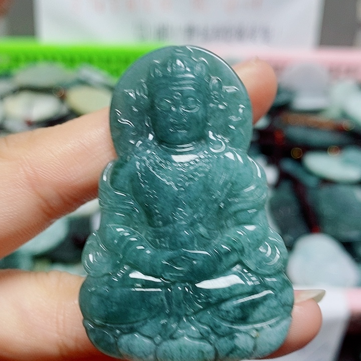 翡翠颈饰未镶嵌纯天然