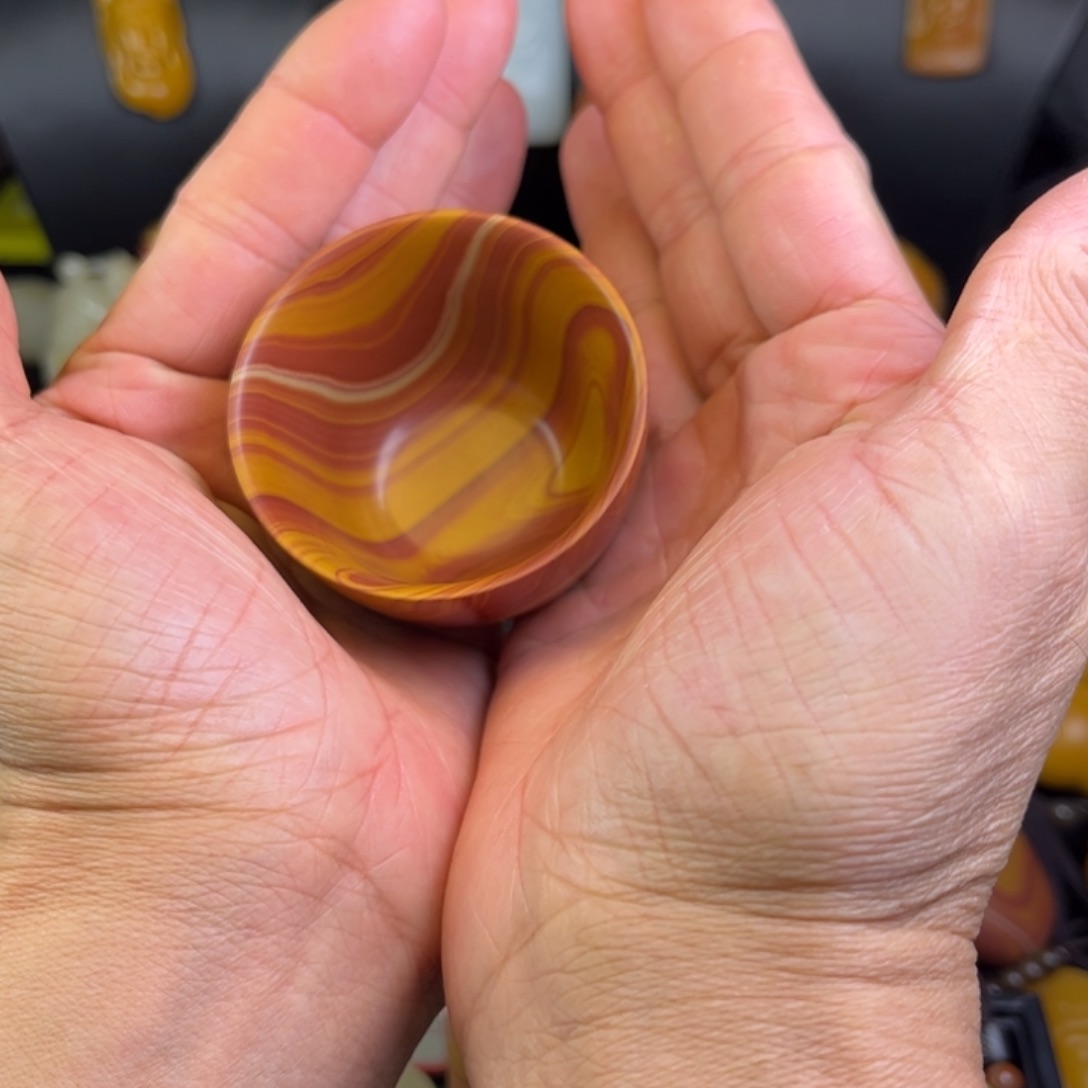 A****石英质玉未镶嵌黄蜡石杯子