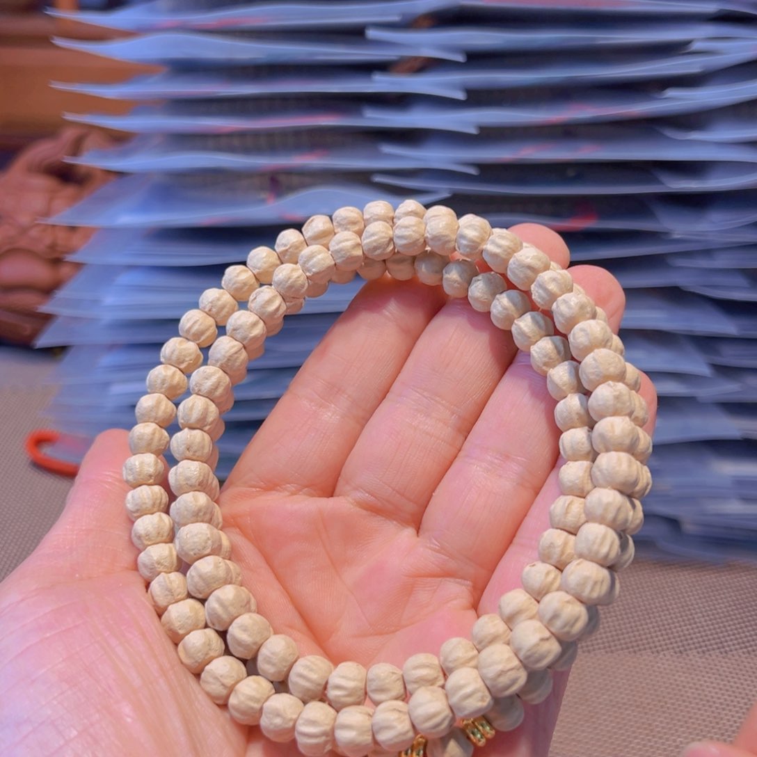 柏香籽/百香籽吊坠哎*古