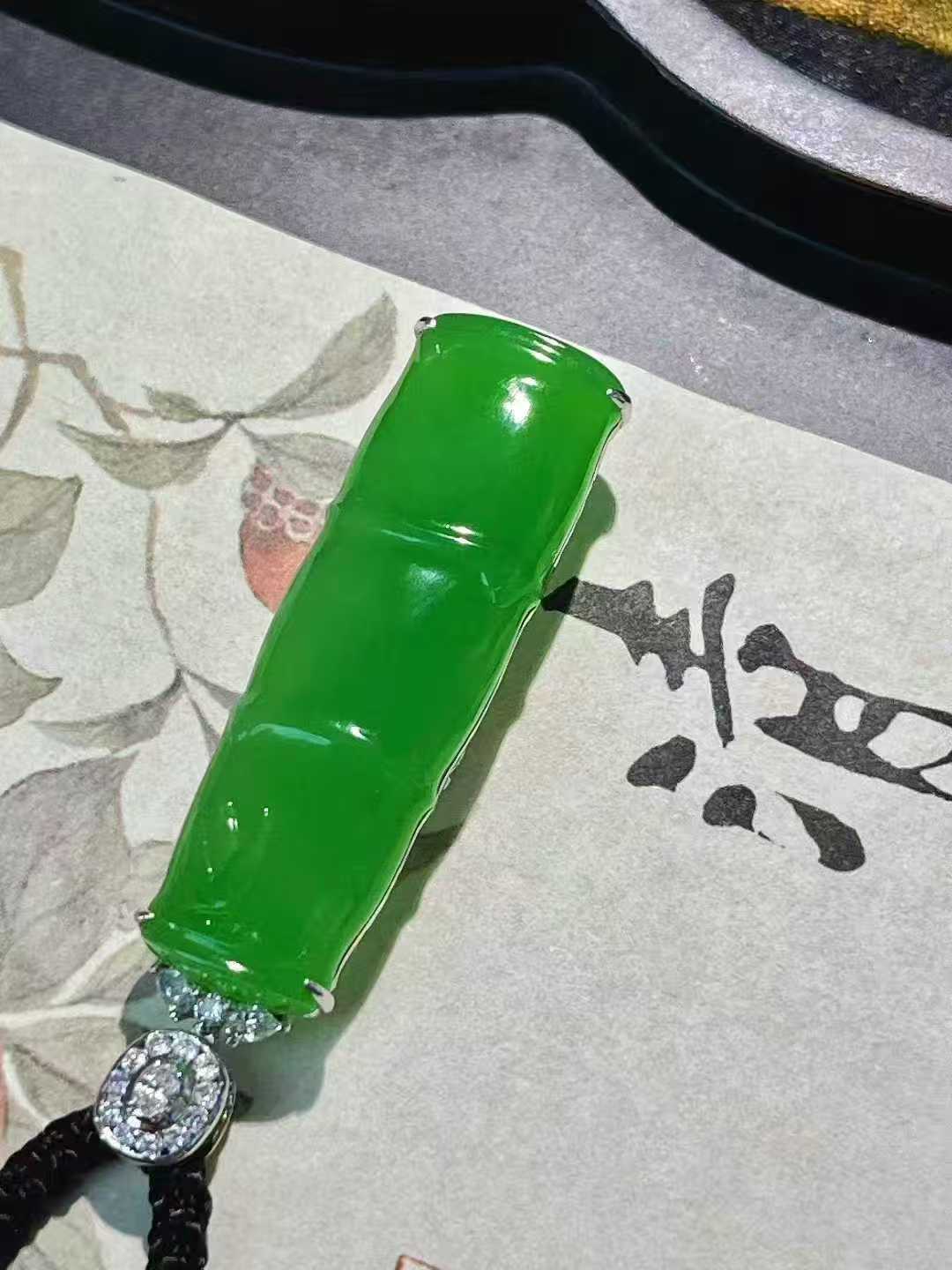 和田玉碧玉18k白金镶嵌苹果绿竹节节节高升吊坠