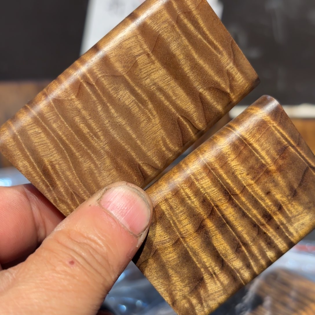 人***见金丝楠木无事牌一个