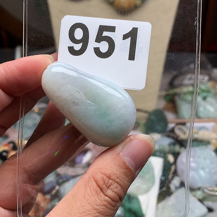 翡翠颈饰未镶嵌飞*翡翠