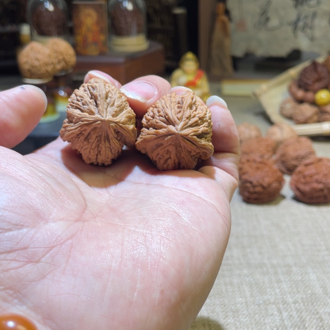 桃核把件你*涿鹿一代南将石，三愣手念