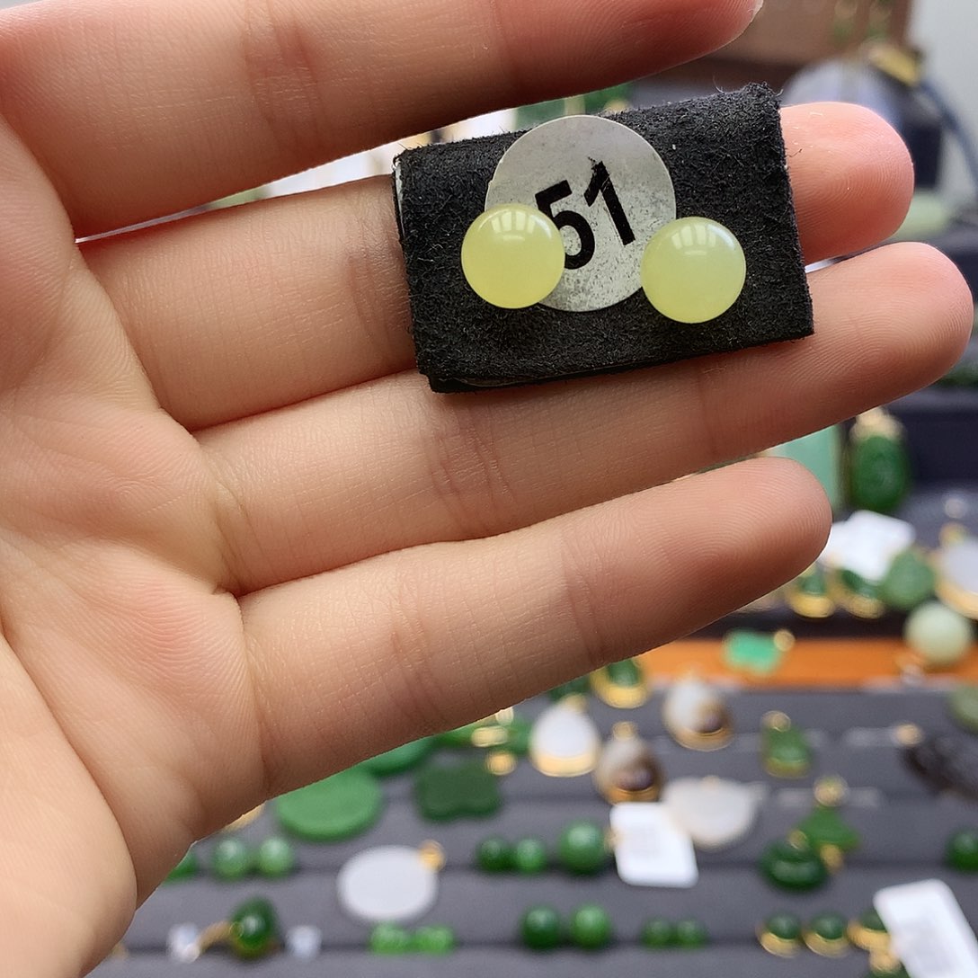 和田玉18K金镶嵌耳饰