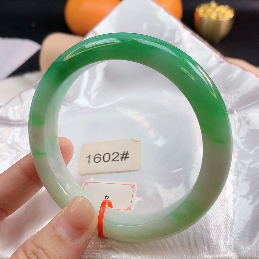翡翠手镯未镶嵌61圈1602