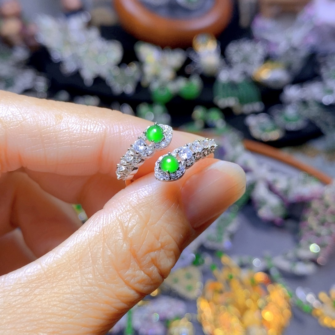 翡翠颈饰银S925镶嵌天然翡翠