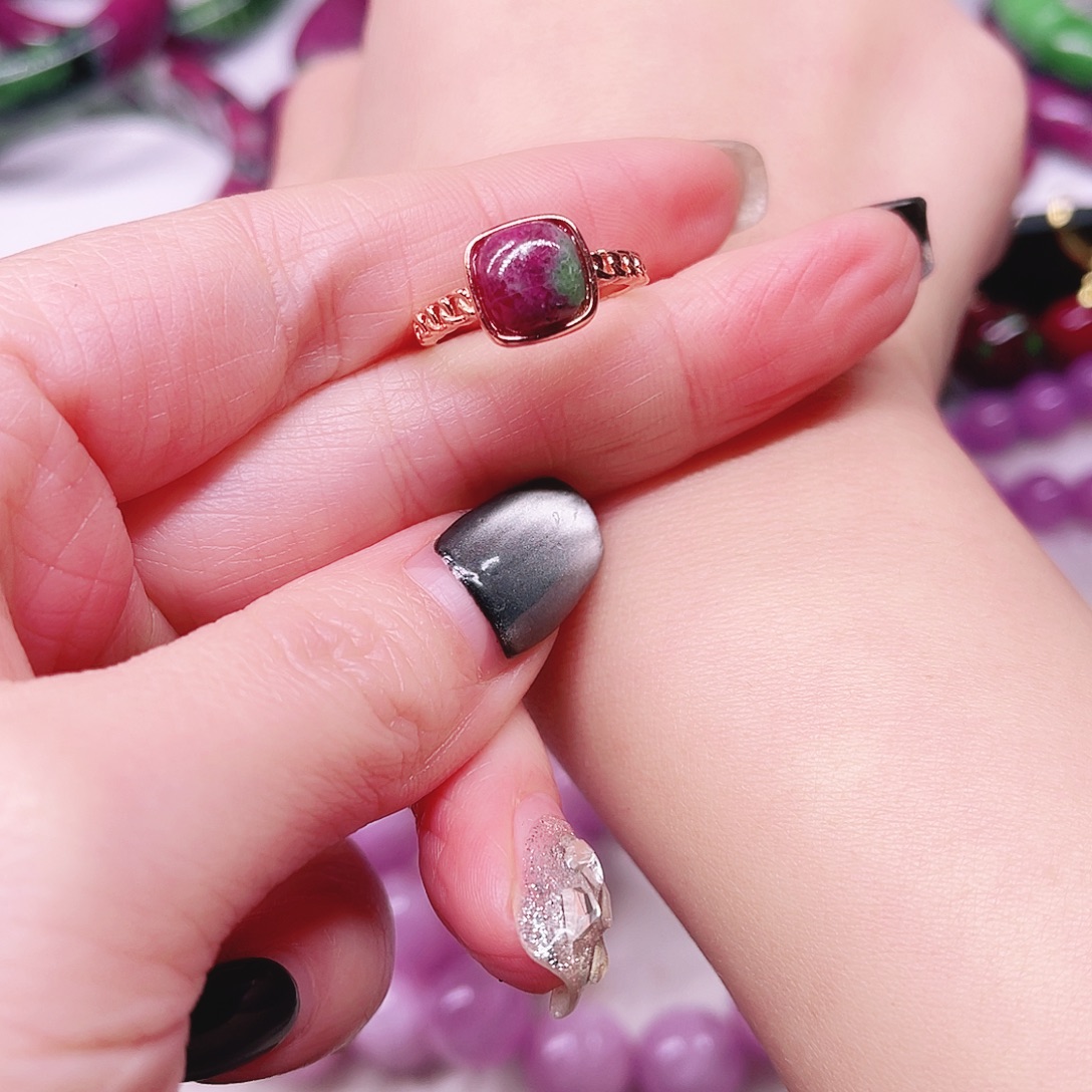 未镶嵌红宝石戒指