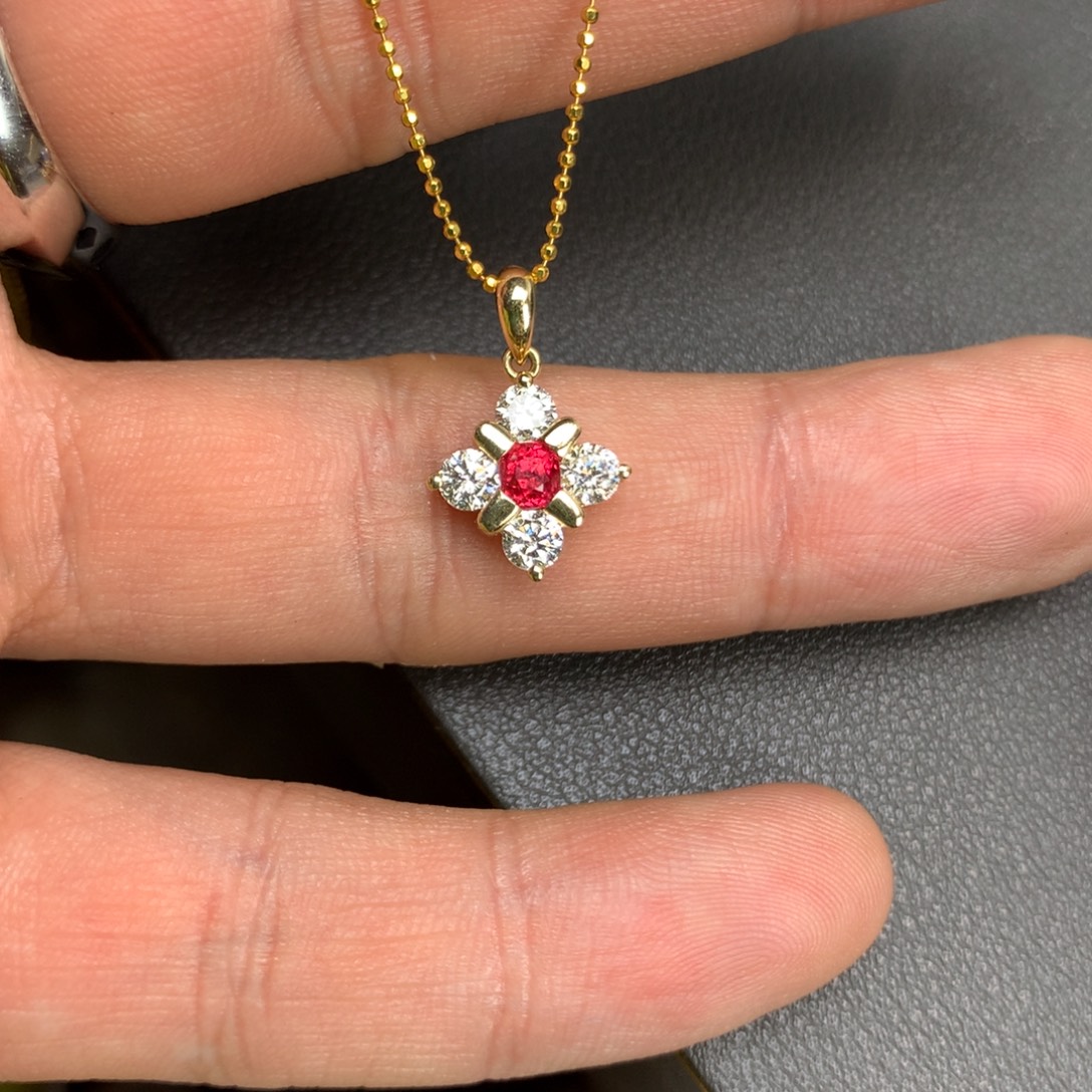 9K金镶嵌尖晶石颈饰绝地武士尖晶吊坠