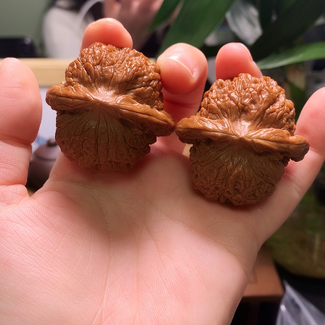 文玩核桃吊坠血麒麟43