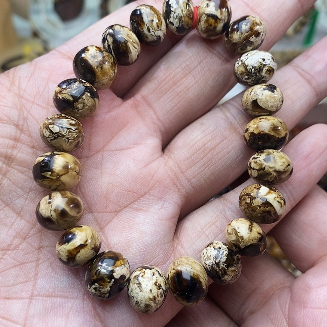 琥珀未镶嵌裸石11