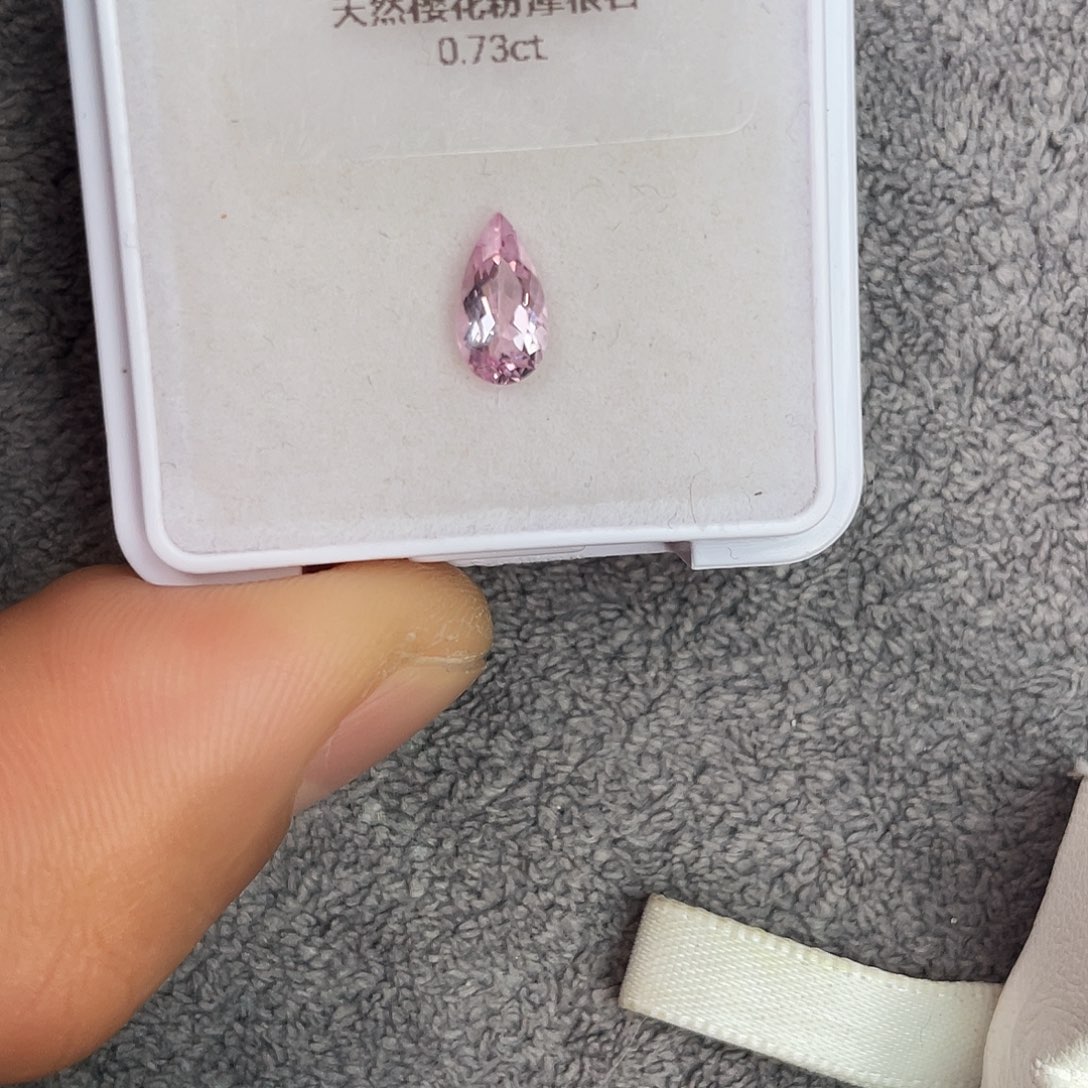 绿柱石（摩根石）裸石未镶嵌0.73Ct。  