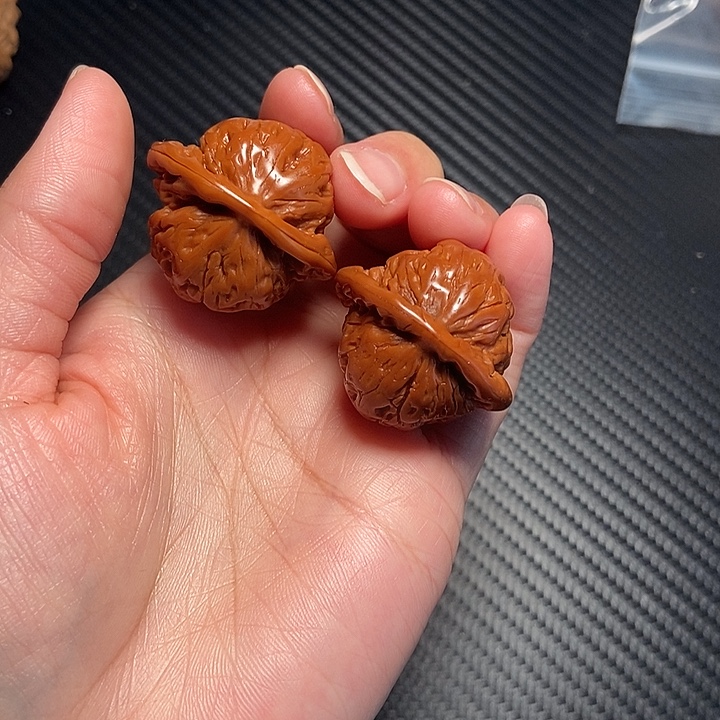 文玩核桃吊坠33四座手捻。     