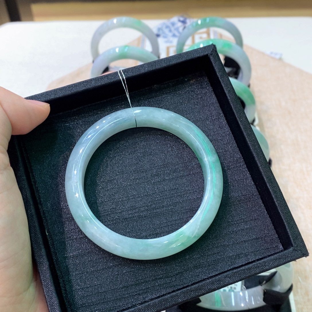 未镶嵌手镯翡翠绿色手镯500950
