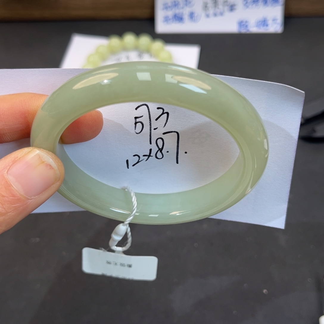 和田玉未镶嵌手镯