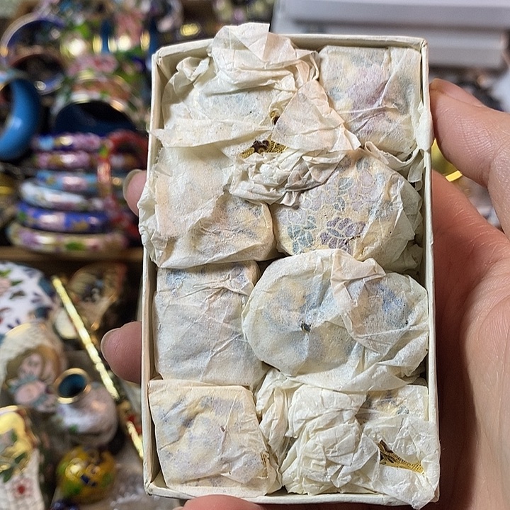 雨***霏一套金地粉盒1111111