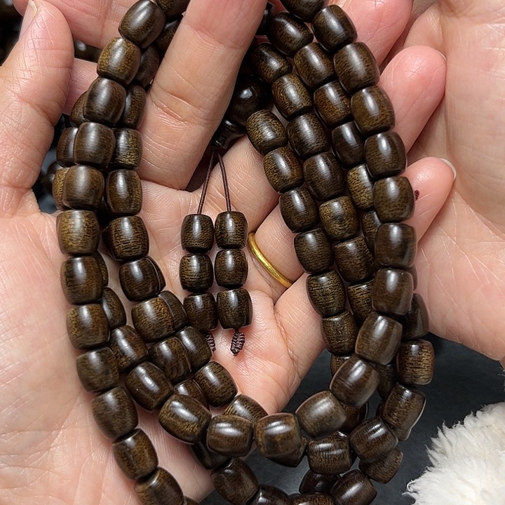 沉香手串白棋玉化