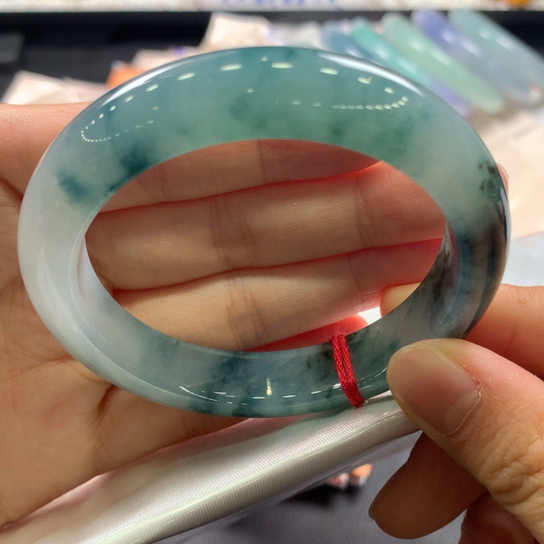 翡翠未镶嵌手镯4号