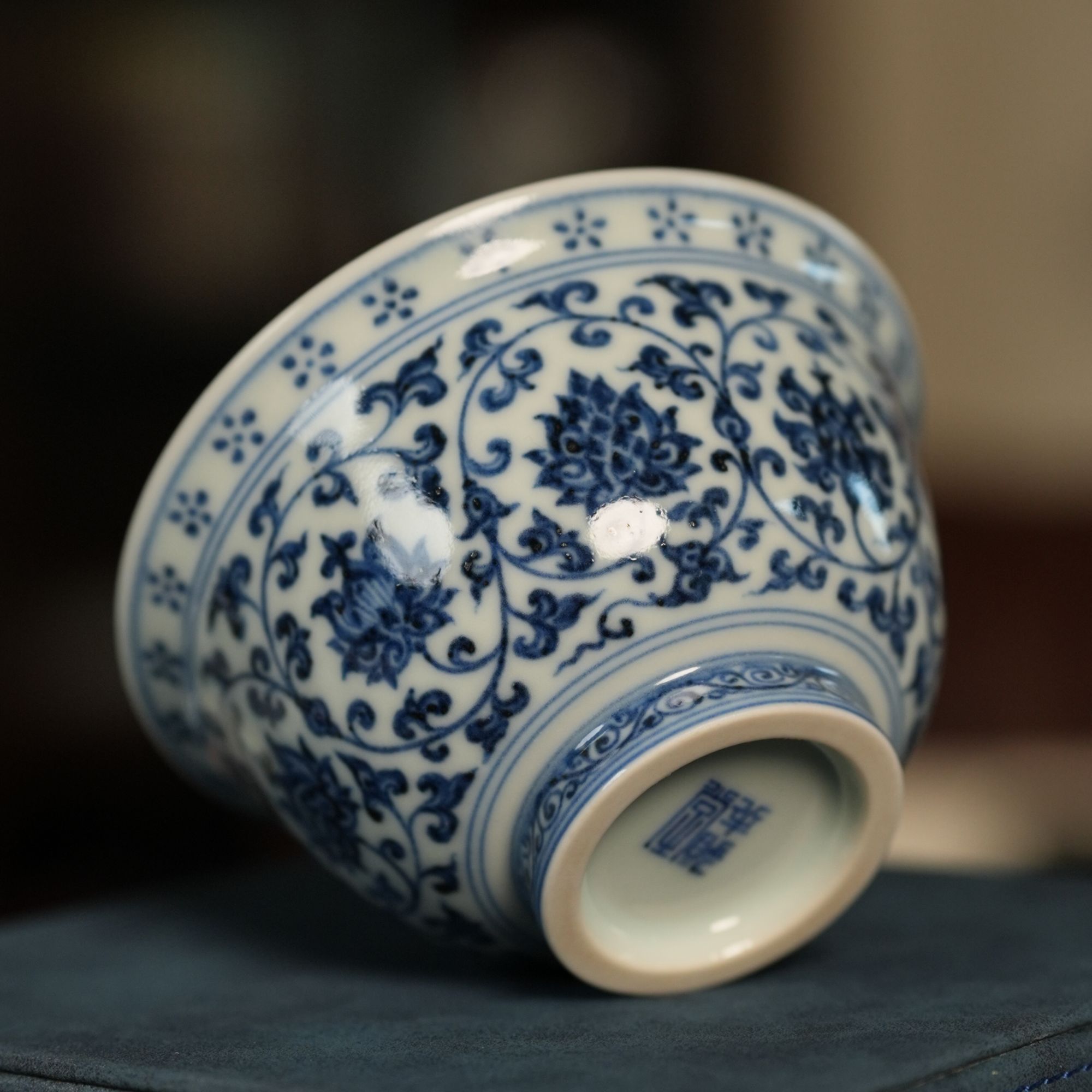 半赋堂仿明手绘青花缠枝莲压手杯景德镇陶瓷品茗杯