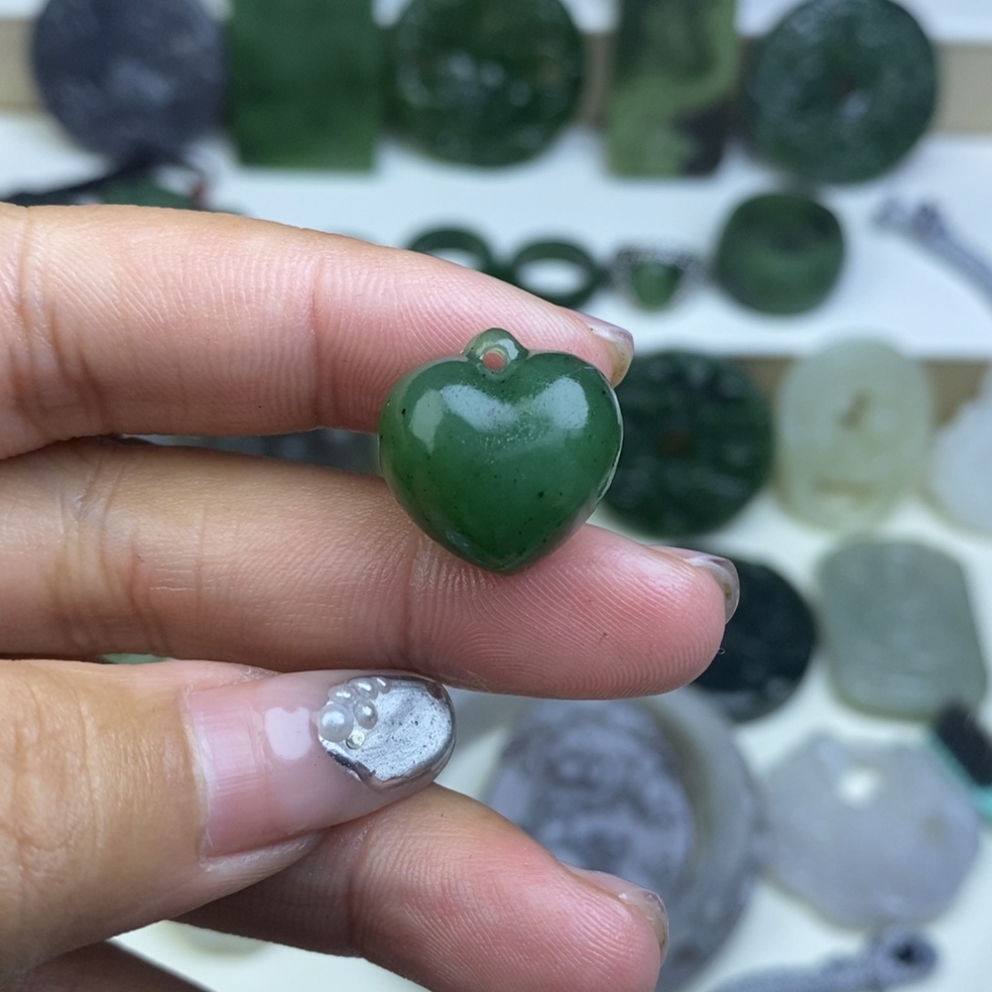 和田玉吊坠未镶嵌