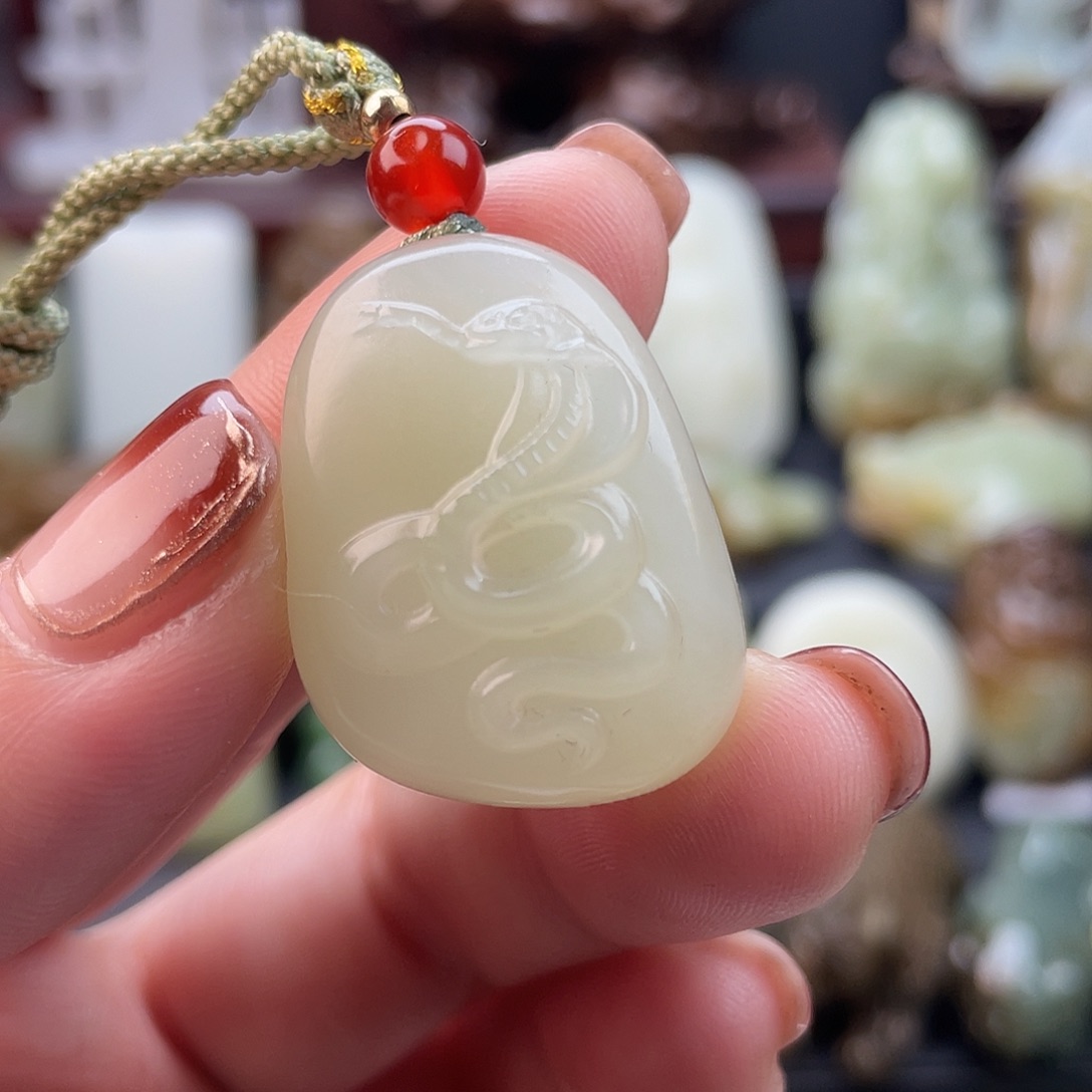 和田玉颈饰未镶嵌