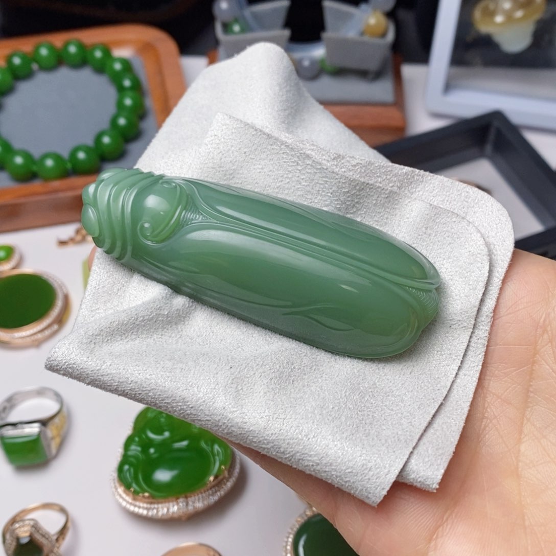 未镶嵌和田玉挂件抗*素