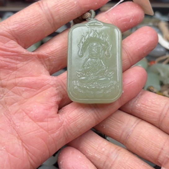 和田玉吊坠未镶嵌