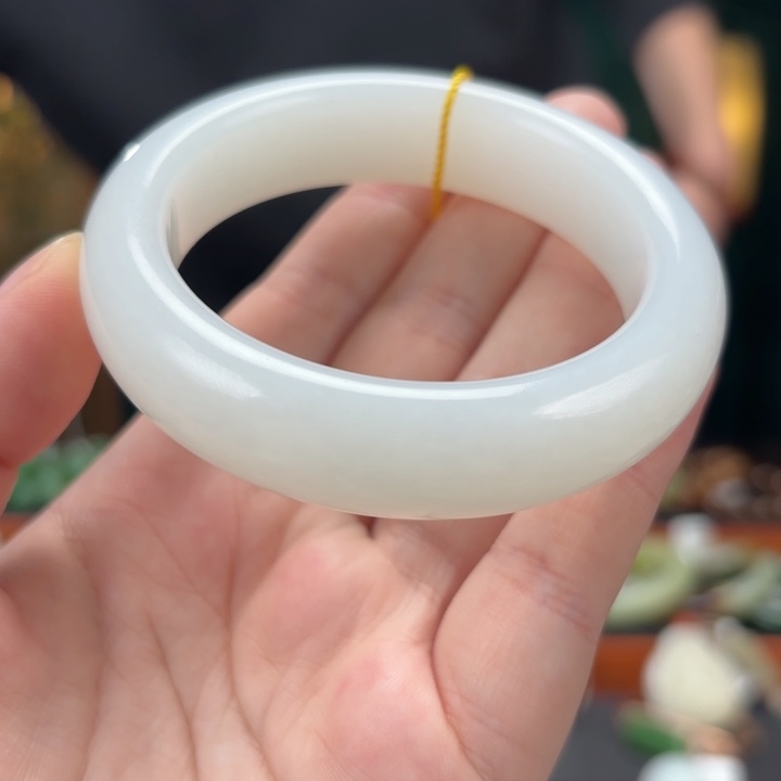 和田玉手镯56未镶嵌