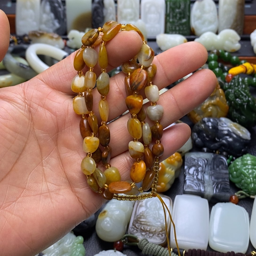 颈饰未镶嵌和田玉