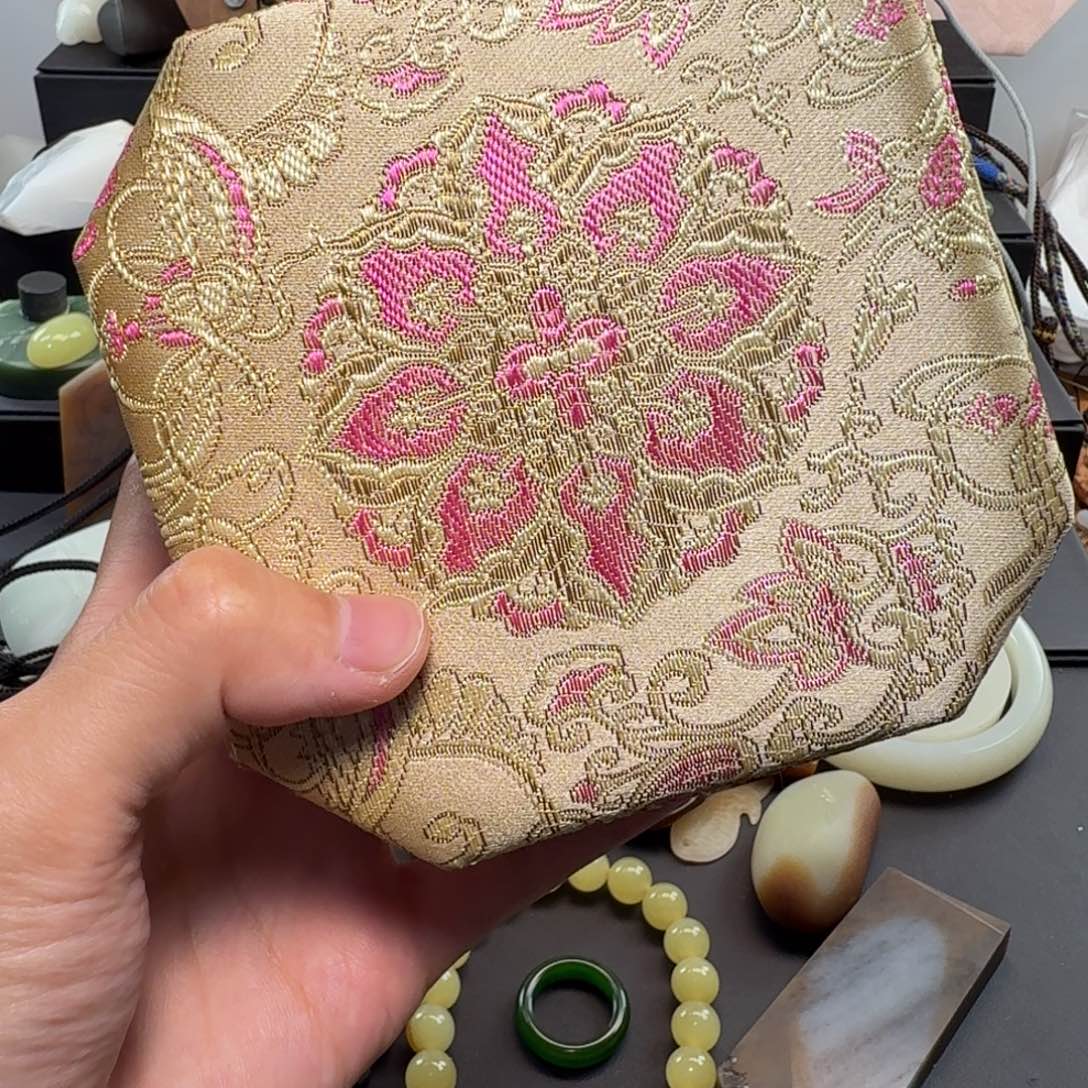 开****颈饰未镶嵌和田玉