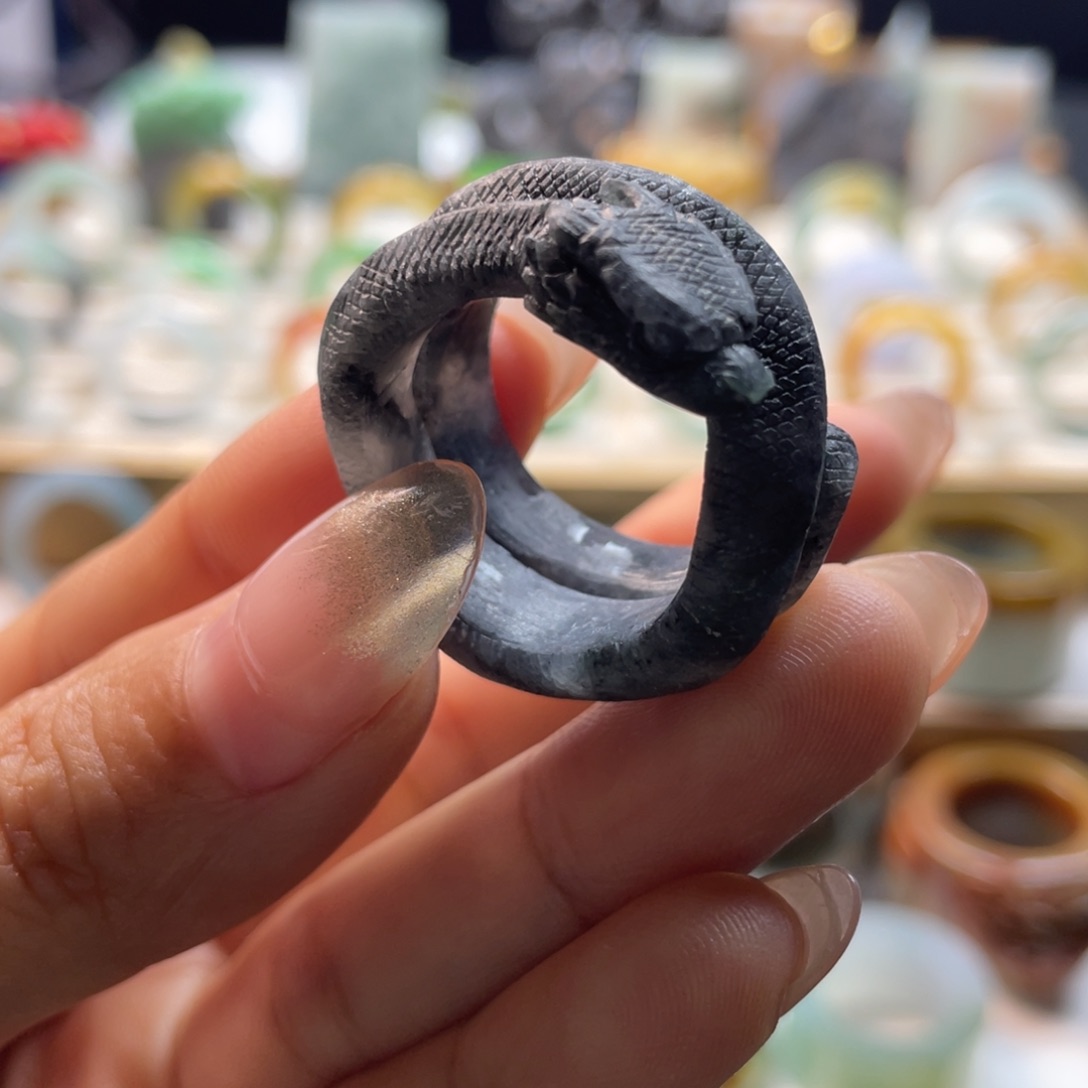 定制翡翠未镶嵌戒指