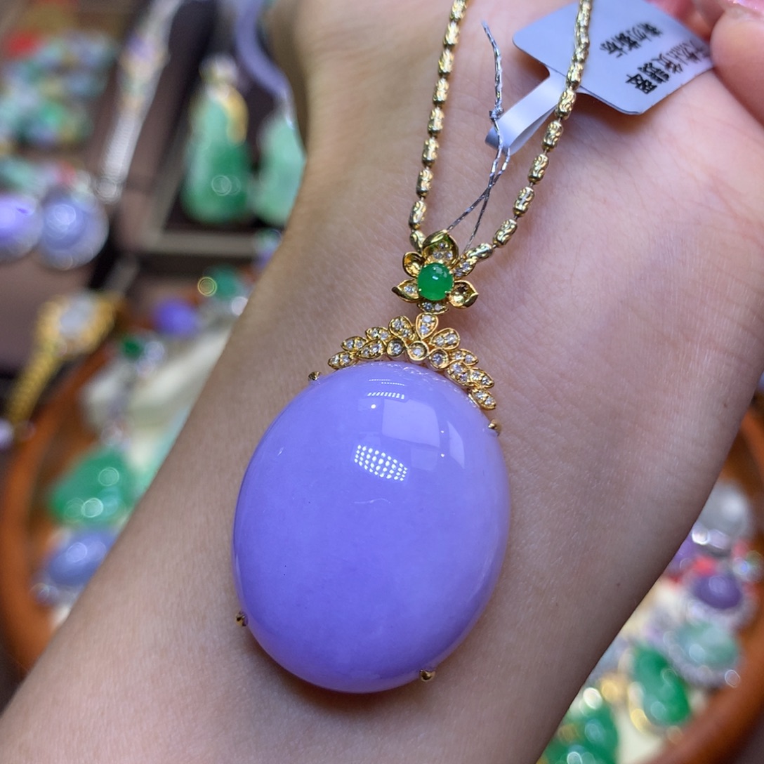 翡翠18K金镶嵌颈饰