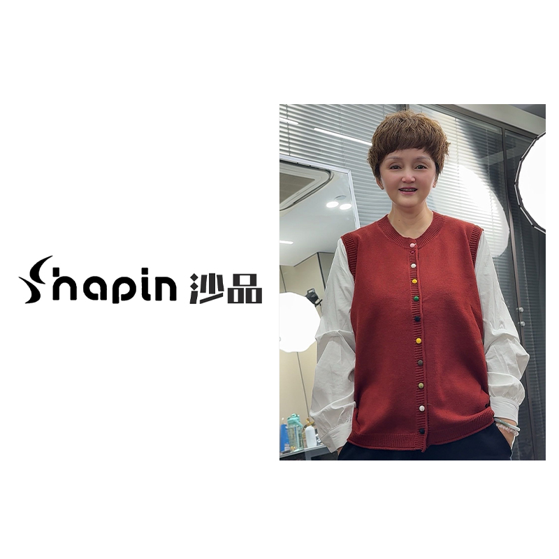 减龄彩扣针织马甲拼接袖假两件上衣新款时尚层次感长袖女QYG3953