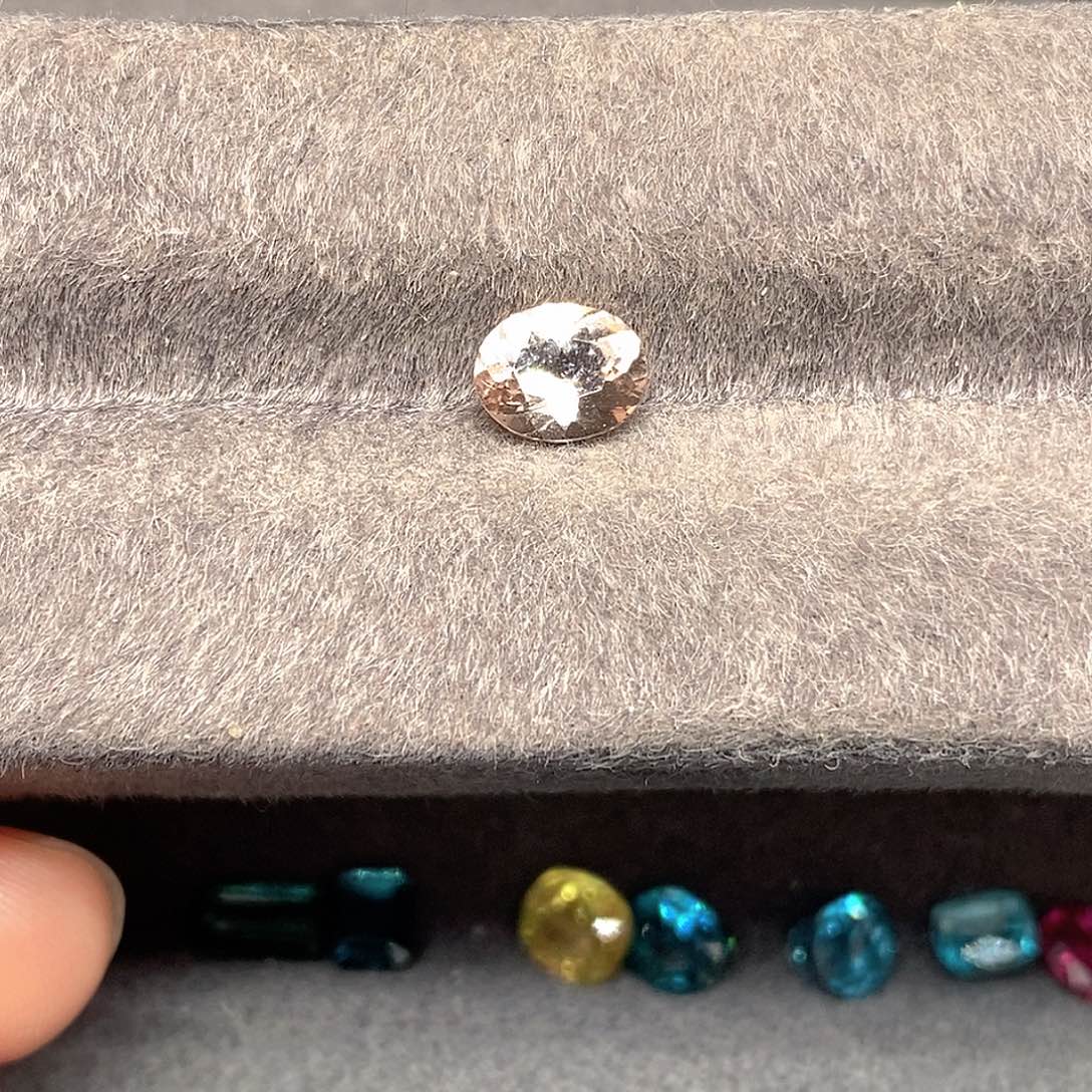 绿柱石裸石天然绿柱石