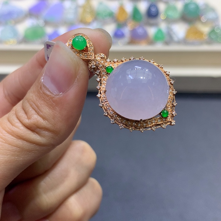 翡翠颈饰18K金镶嵌翡翠