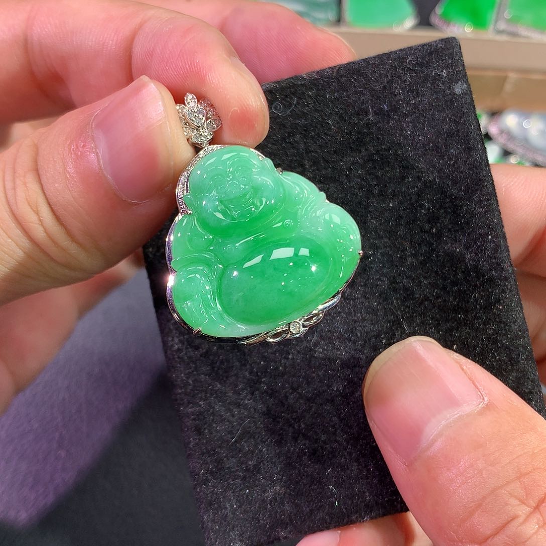 翡翠吊坠(赠链)18K金镶嵌
