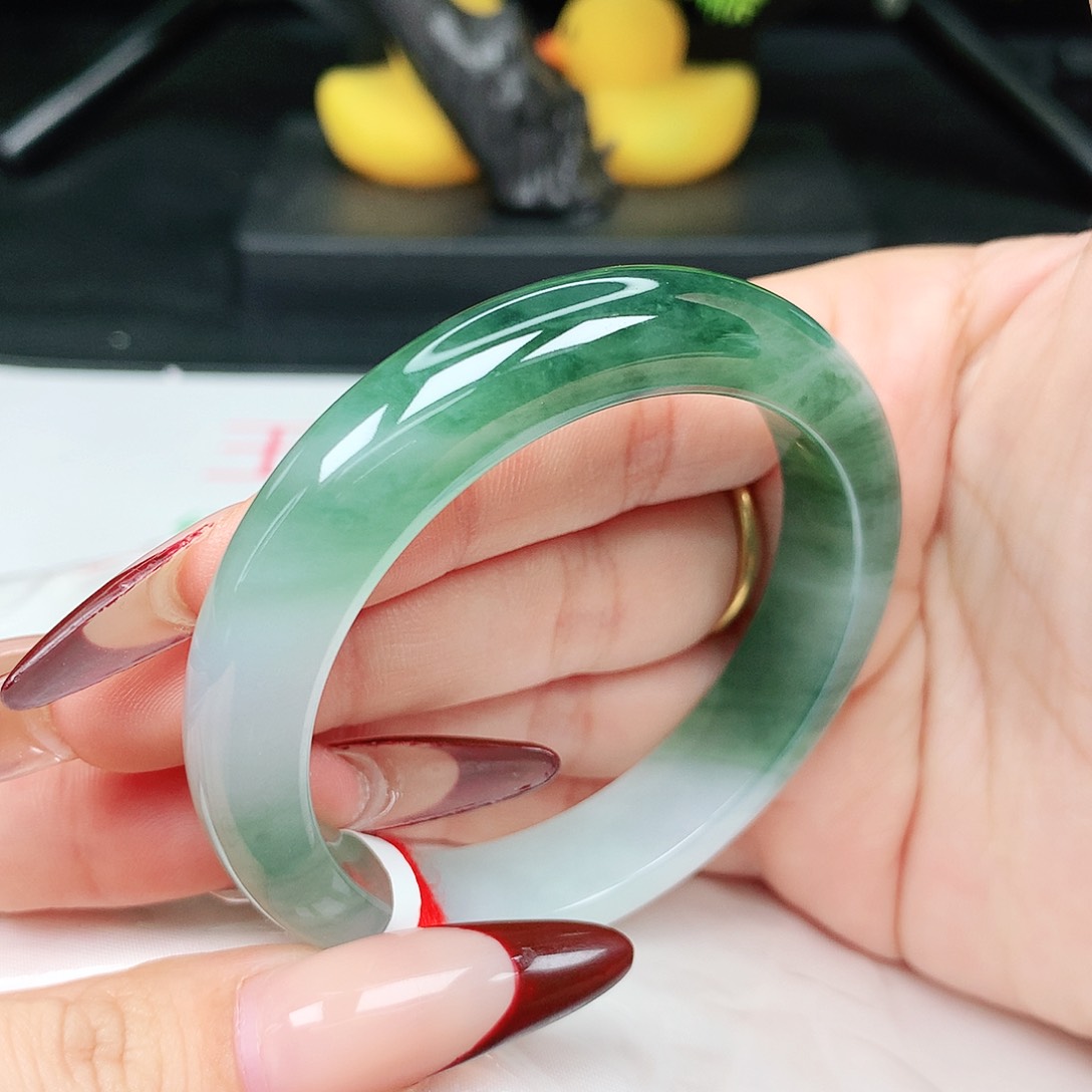 未镶嵌手镯翡翠52圈口