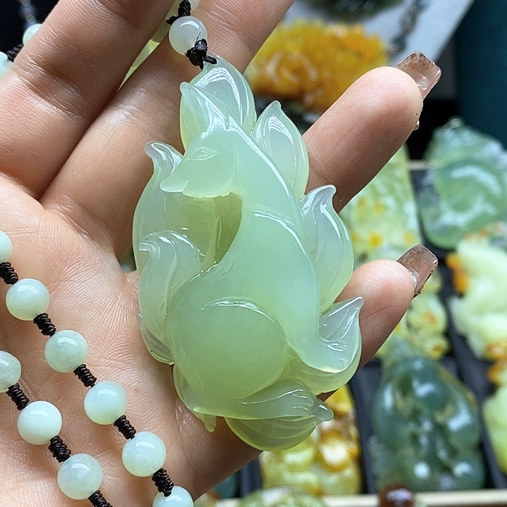 蛇纹石玉挂件未镶嵌